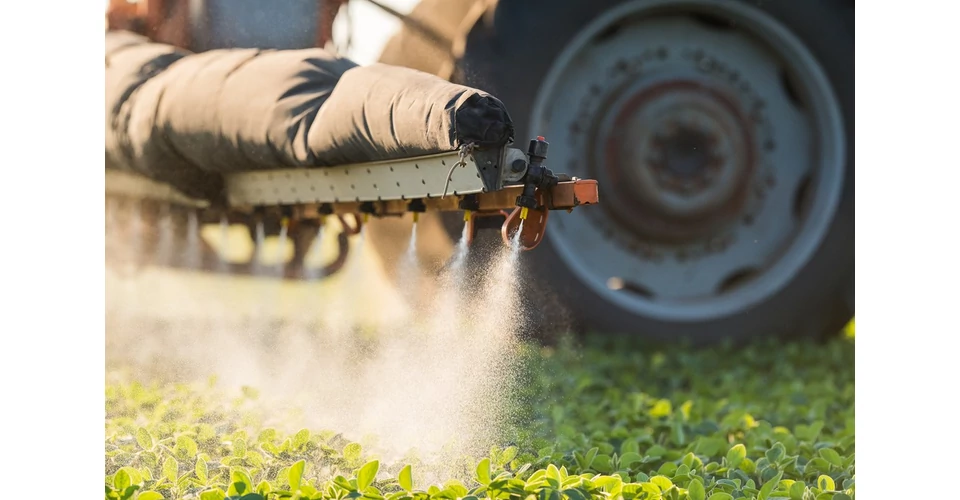A növényvédő szerek árnyoldalai és mi köze a kozmetikumainkhoz?